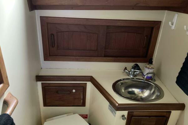 34ft Pacific Seacraft Yacht For Sale