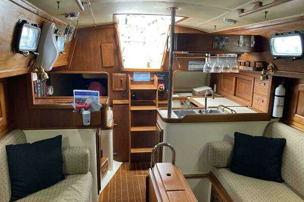 Photo of the 1990 Pacific Seacraft 34 Voyager