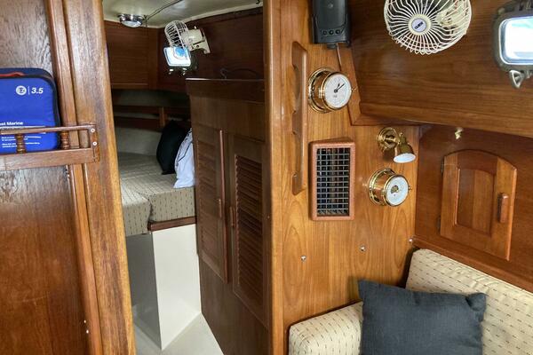 34ft Pacific Seacraft Yacht For Sale