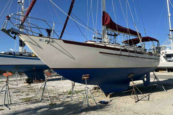 Photo of the 1990 Pacific Seacraft 34 Voyager