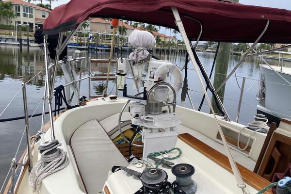 34ft Pacific Seacraft Yacht For Sale