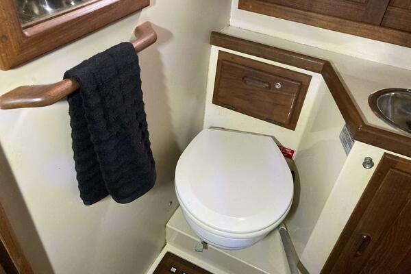 34ft Pacific Seacraft Yacht For Sale