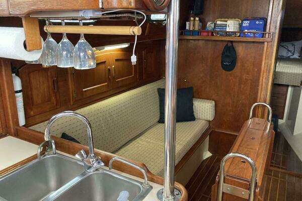 Photo of the 1990 Pacific Seacraft 34 Voyager