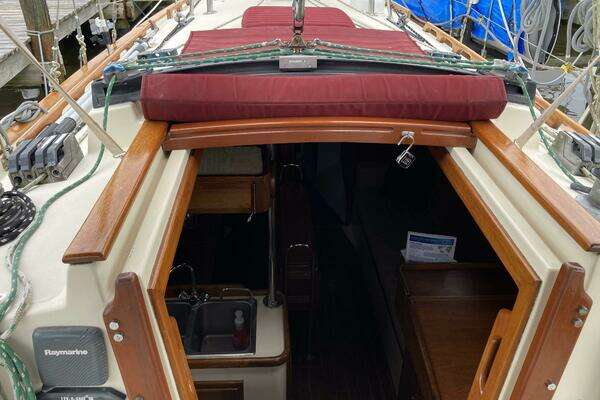 Photo of the 1990 Pacific Seacraft 34 Voyager