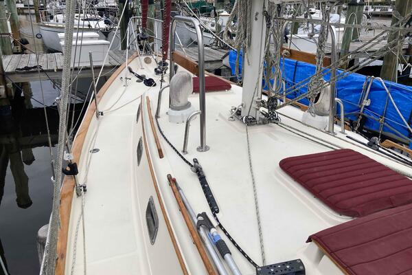 34ft Pacific Seacraft Yacht For Sale