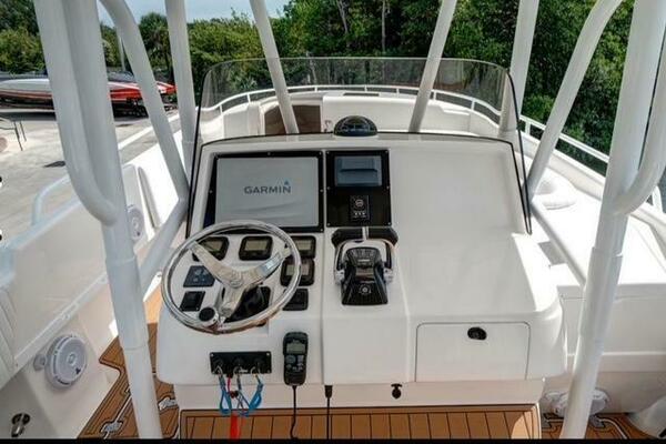 2008 Intrepid 370 Cuddy