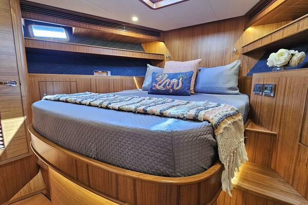 KNOT STABLE 72ft Outer Reef Yachts Yacht For Sale