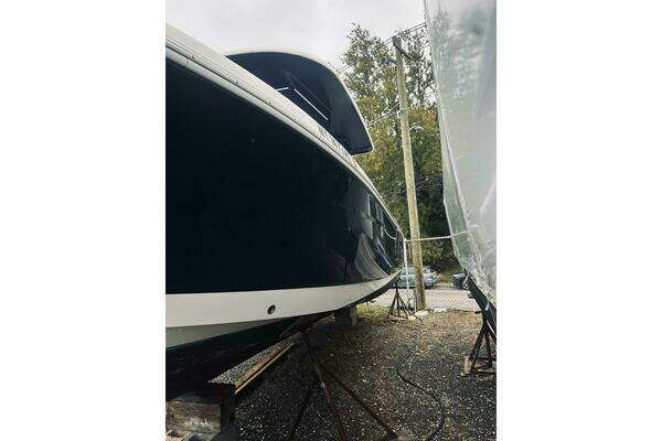 2022 Robalo 27