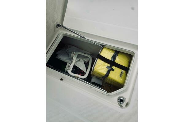 27ft Robalo Yacht For Sale