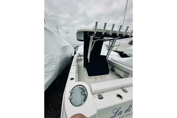 27ft Robalo Yacht For Sale