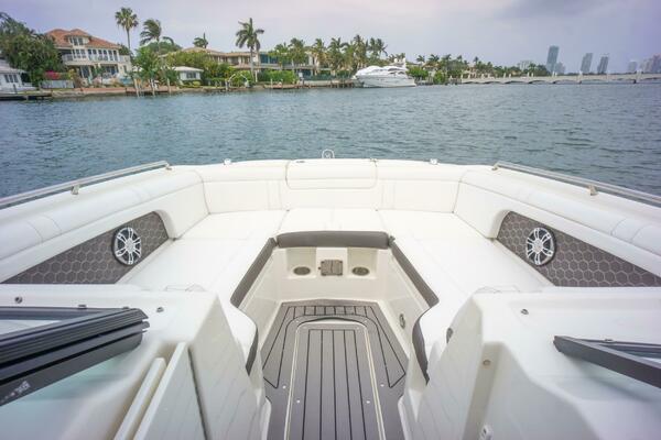 31ft Sea Ray Yacht For Sale