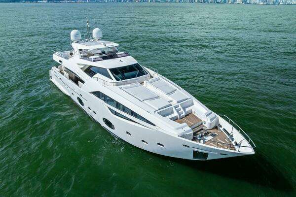 Custom Line 100 Yacht For Sale