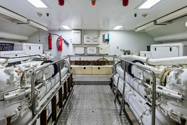 SHA SHA SHA IV 100ft Custom Line Yacht For Sale