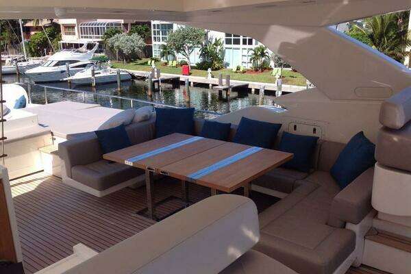 Custom Line 100 Yacht For Sale