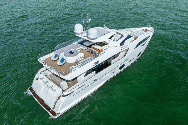 Custom Line 100 Yacht For Sale