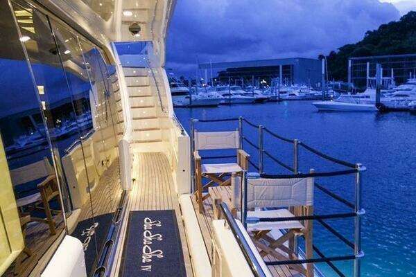 Custom Line 100 Yacht For Sale