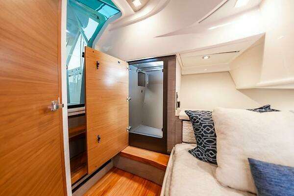 Tiara Yachts 38 LS Yacht For Sale