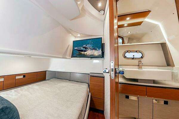 Tiara Yachts 38 LS Yacht For Sale