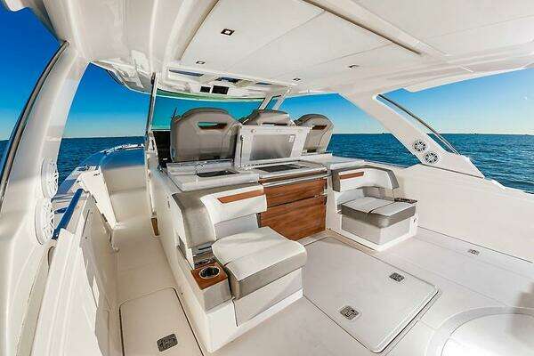 Tiara Yachts 38 LS Yacht For Sale