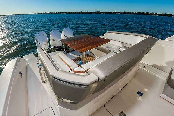 Tiara Yachts 38 LS Yacht For Sale