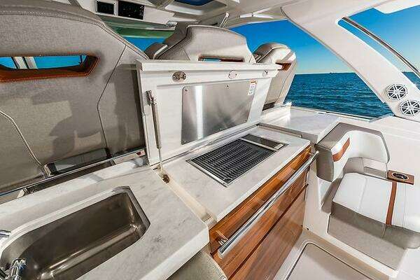 Tiara Yachts 38 LS Yacht For Sale