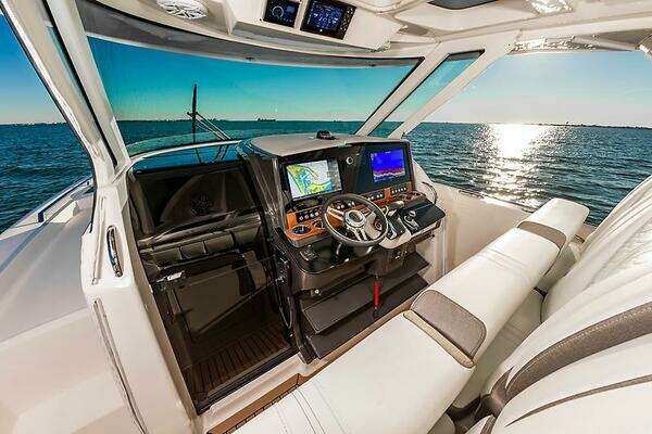 Tiara Yachts 38 LS Yacht For Sale