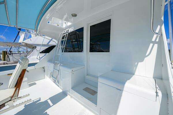 Post Convertible Yacht For Sale
