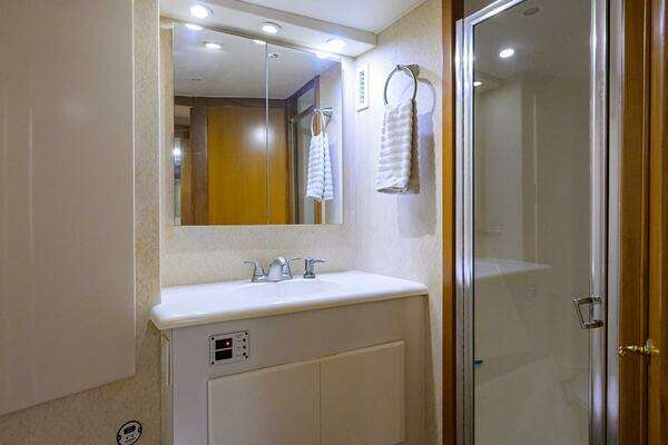 Post Convertible Yacht For Sale