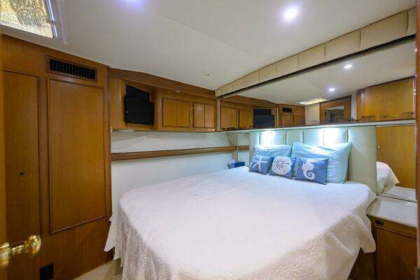 Post Convertible Yacht For Sale