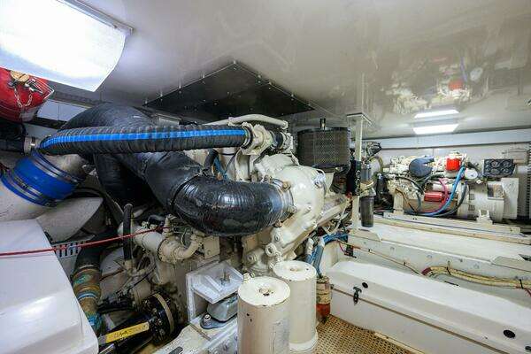 Post Convertible Yacht For Sale