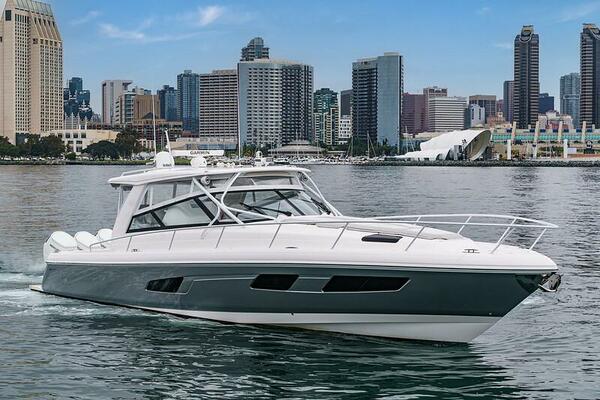 R amp R 5 47ft Intrepid Yacht For Sale