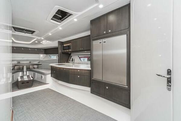 R amp R 5 47ft Intrepid Yacht For Sale