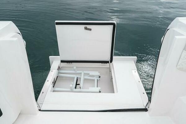 R amp R 5 47ft Intrepid Yacht For Sale