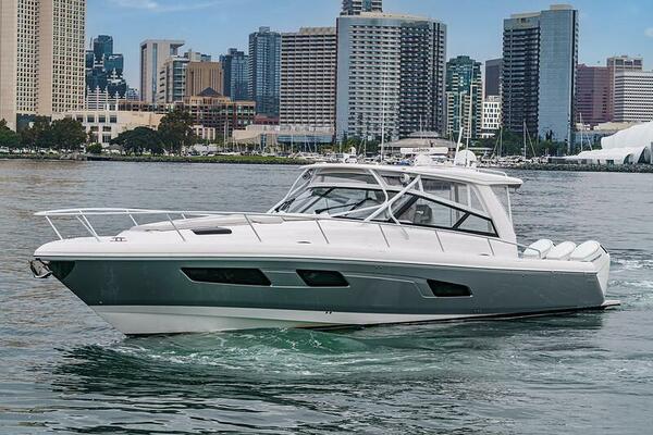 R amp R 5 47ft Intrepid Yacht For Sale