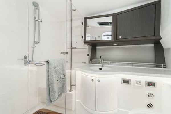 R amp R 5 47ft Intrepid Yacht For Sale