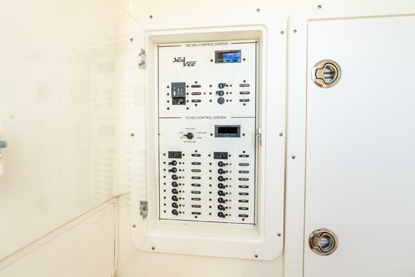 34ft SeaVee Yacht For Sale