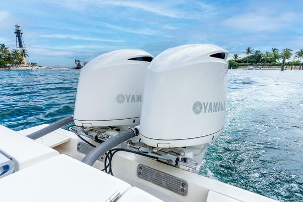 34ft SeaVee Yacht For Sale