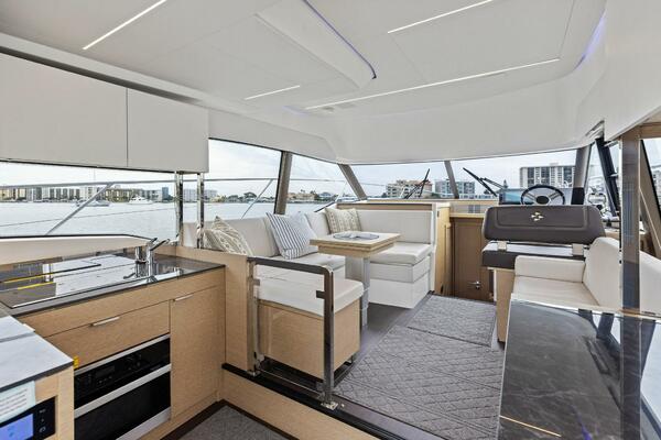 2022 Prestige 420 FLybridge SO FLY 
