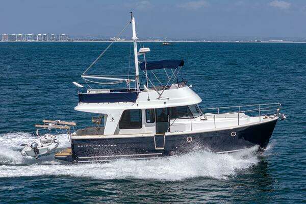 Beneteau Swift Trawler 34 Yacht For Sale