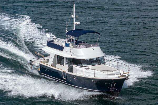 Beneteau Swift Trawler 34 Yacht For Sale