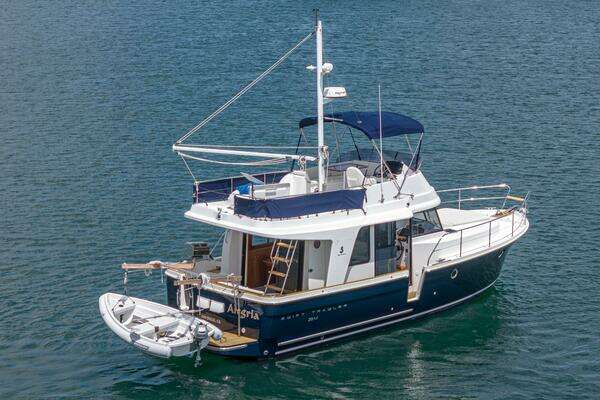 Beneteau Swift Trawler 34 Yacht For Sale