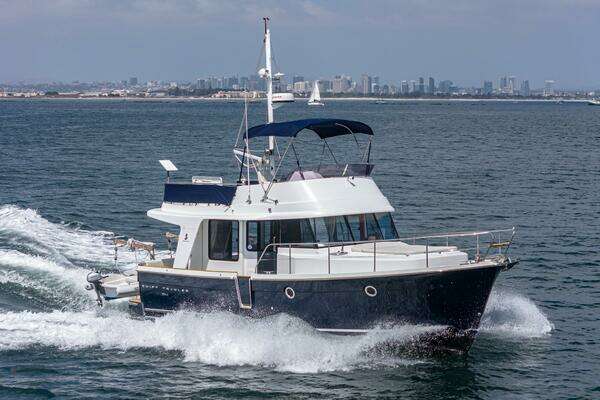 Beneteau Swift Trawler 34 Yacht For Sale