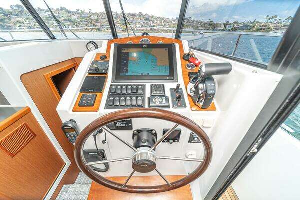 Beneteau Swift Trawler 34 Yacht For Sale