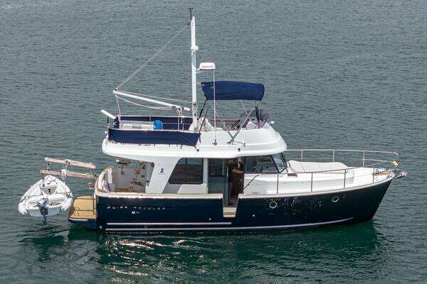 Beneteau Swift Trawler 34 Yacht For Sale