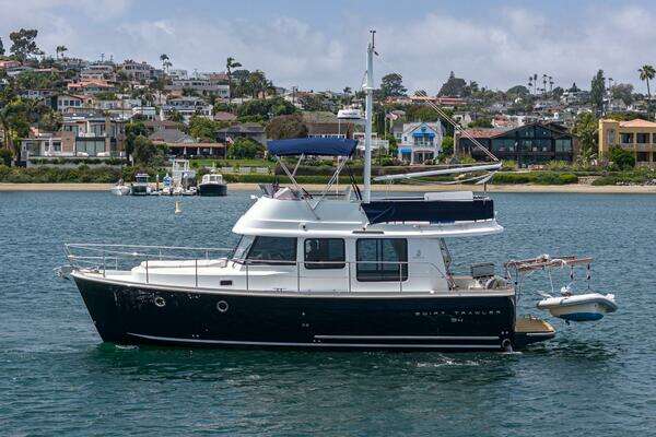 Beneteau Swift Trawler 34 Yacht For Sale