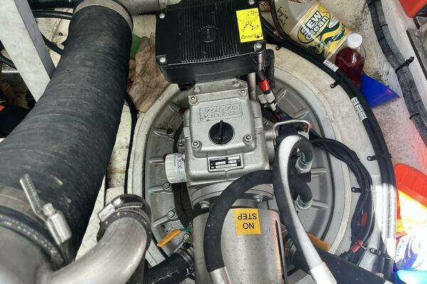 2008 Cruisers Yachts 39