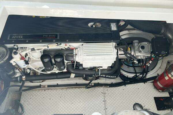 2008 Cruisers Yachts 39