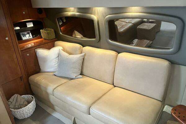 2008 Cruisers Yachts 39