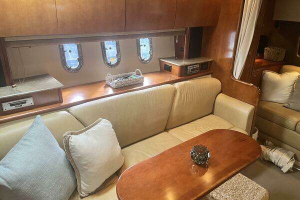 2008 Cruisers Yachts 39