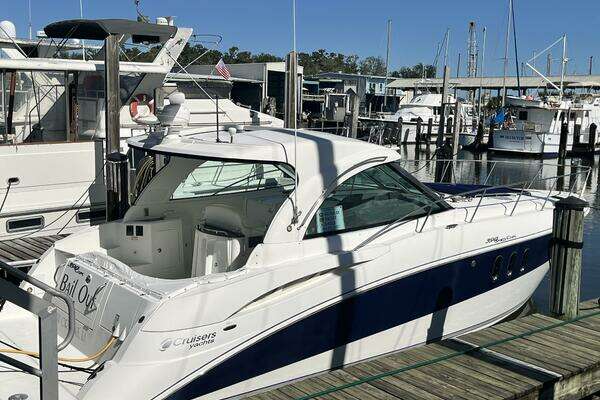2008 Cruisers Yachts 39